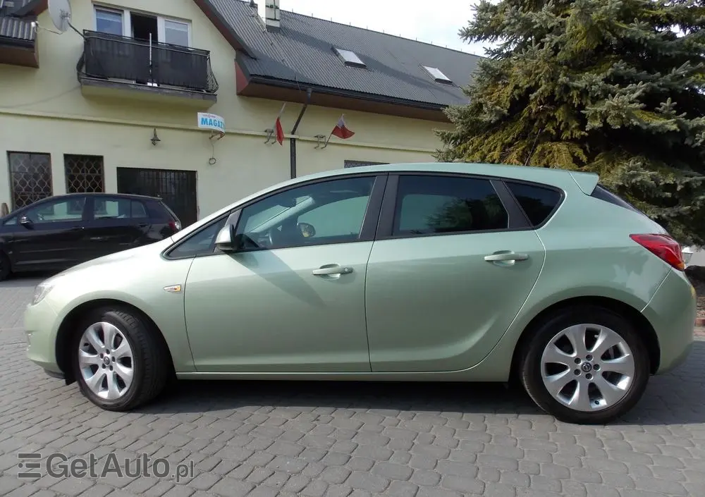 OPEL Astra 1.6 Color Edition