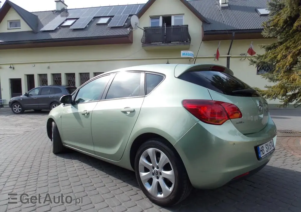 OPEL Astra 1.6 Color Edition
