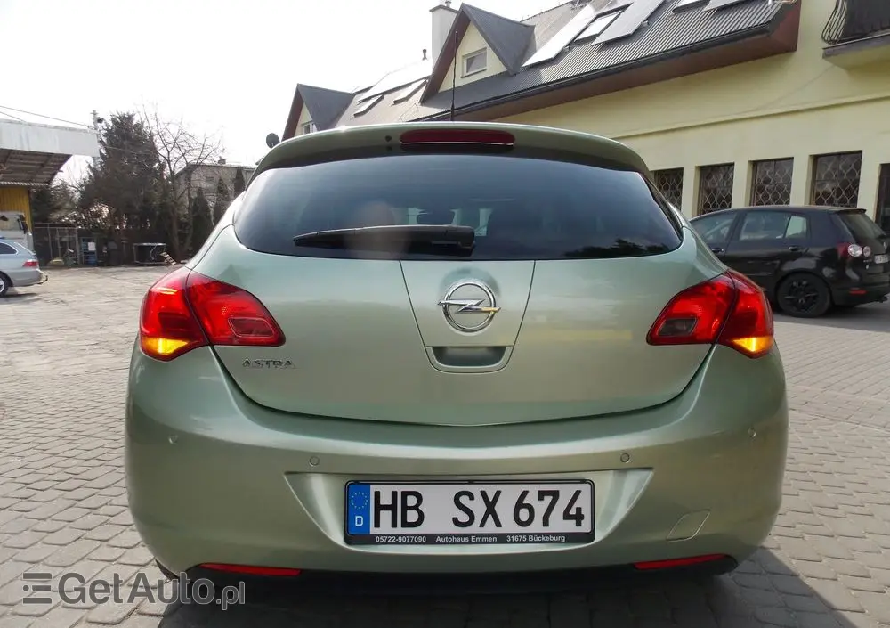 OPEL Astra 1.6 Color Edition
