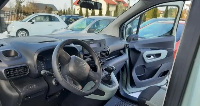 CITROËN Berlingo XL PureTech 110 SHINE