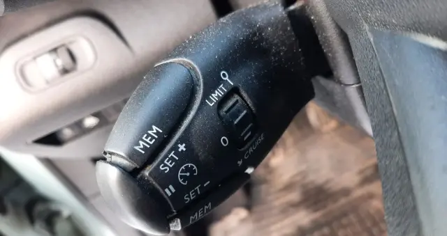 CITROËN Berlingo XL PureTech 110 SHINE