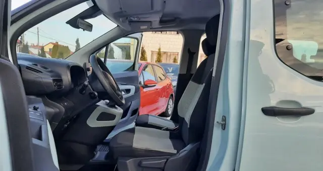 CITROËN Berlingo XL PureTech 110 SHINE