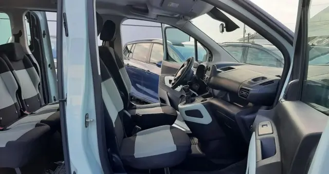 CITROËN Berlingo XL PureTech 110 SHINE