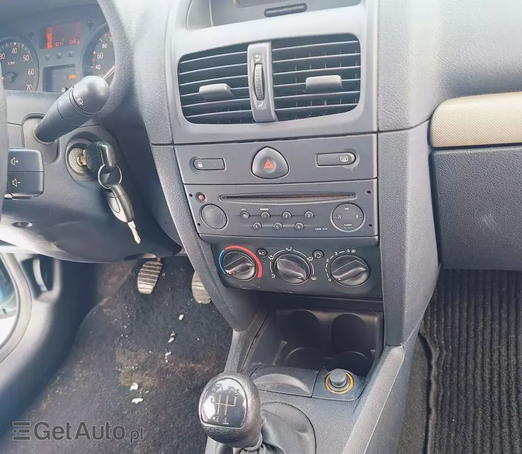 RENAULT Clio 1.2 i 16V (75 KM)