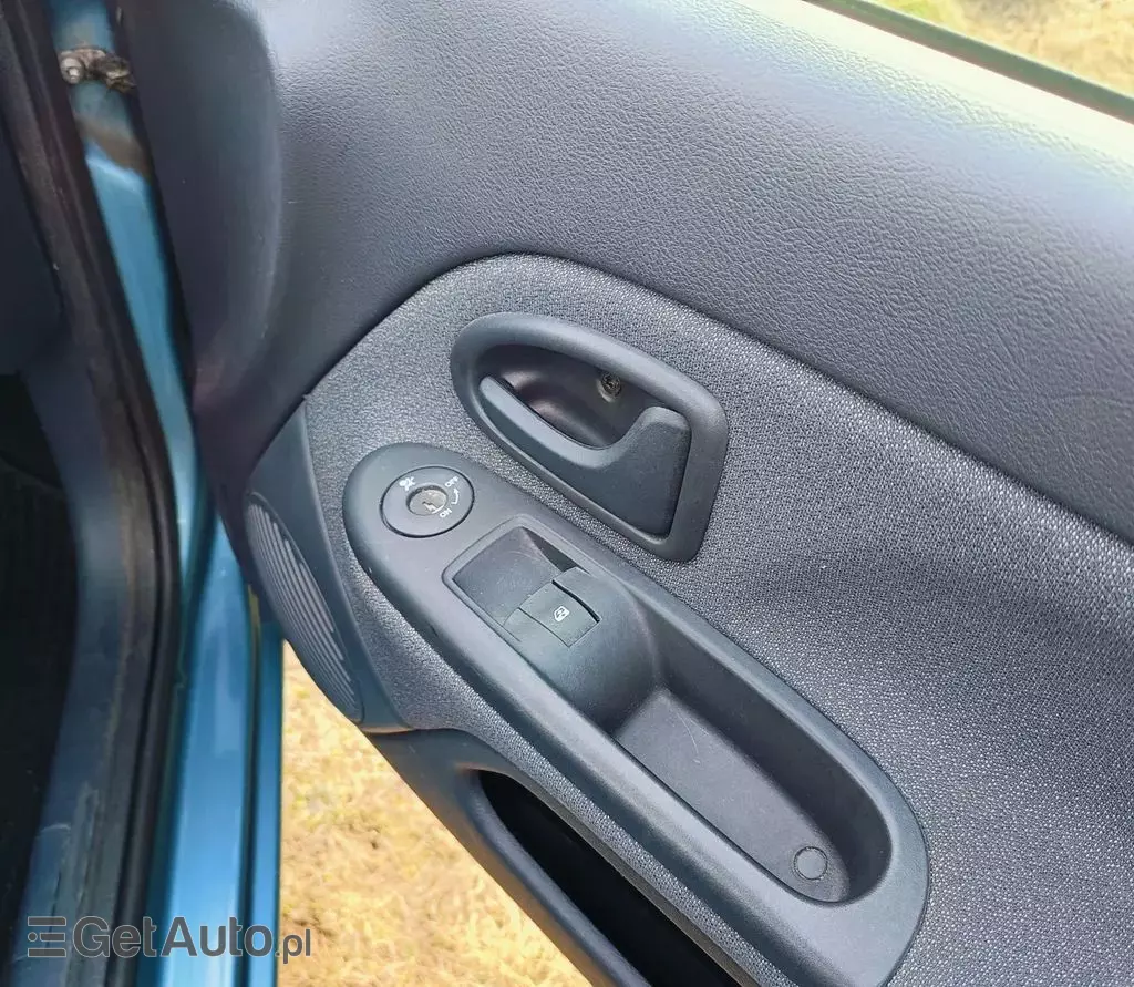 RENAULT Clio 1.2 i 16V (75 KM)