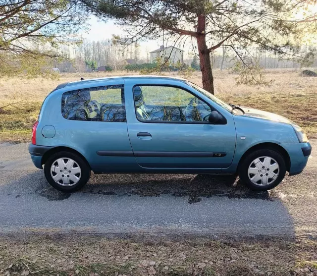 RENAULT Clio 1.2 i 16V (75 KM)