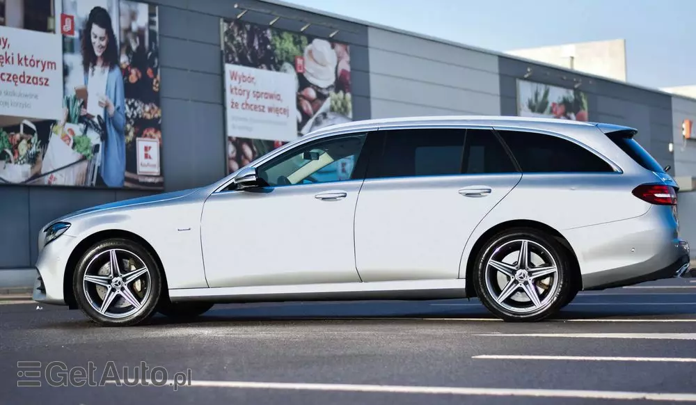 MERCEDES-BENZ Klasa E 300 de AMG