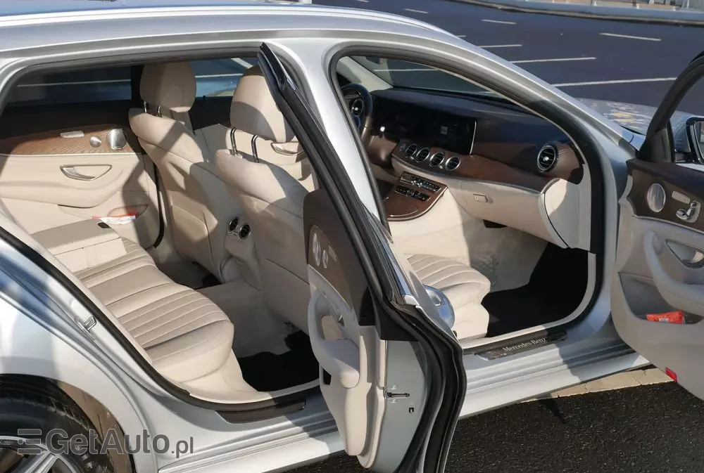 MERCEDES-BENZ Klasa E 300 de AMG