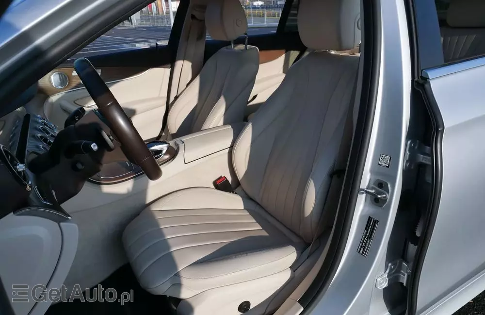 MERCEDES-BENZ Klasa E 300 de AMG