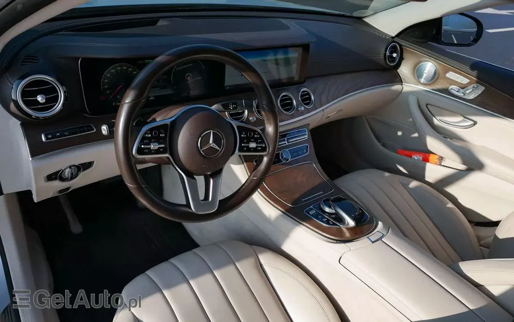 MERCEDES-BENZ Klasa E 300 de AMG