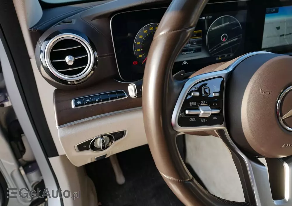 MERCEDES-BENZ Klasa E 300 de AMG