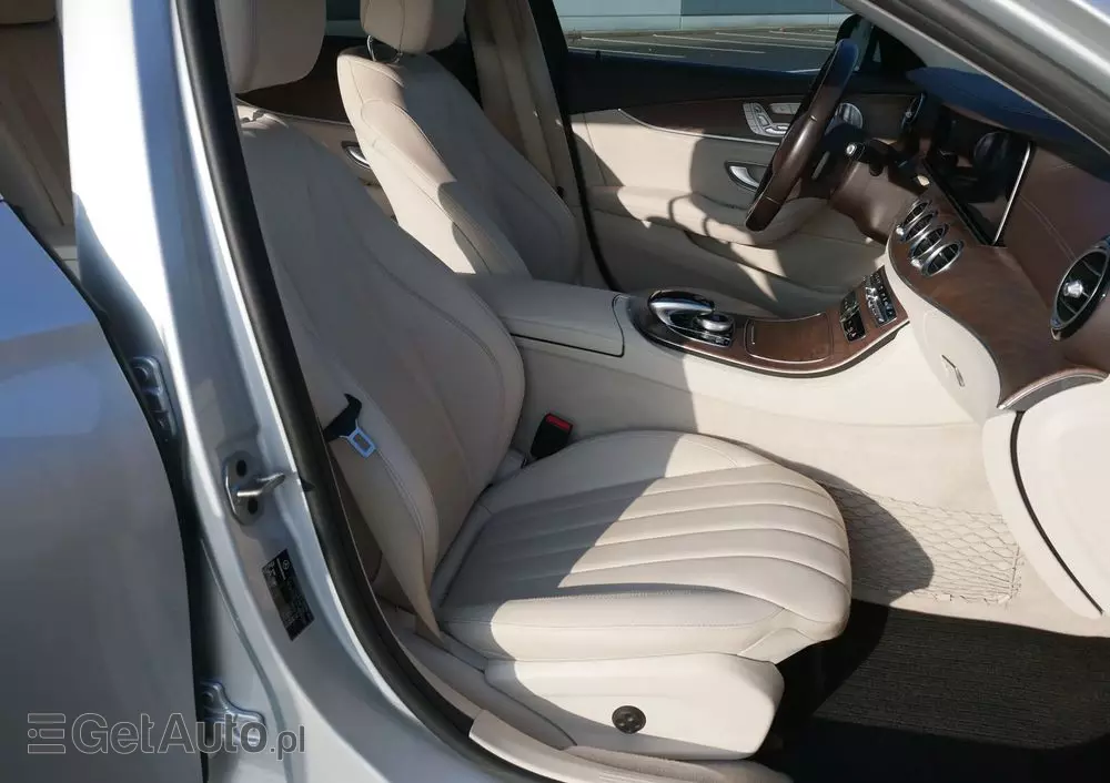 MERCEDES-BENZ Klasa E 300 de AMG