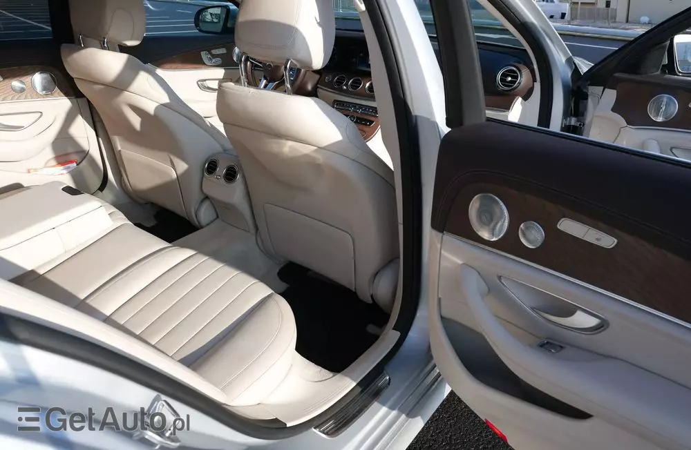 MERCEDES-BENZ Klasa E 300 de AMG