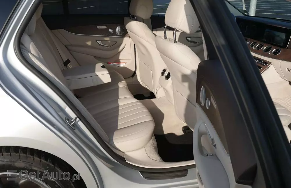 MERCEDES-BENZ Klasa E 300 de AMG