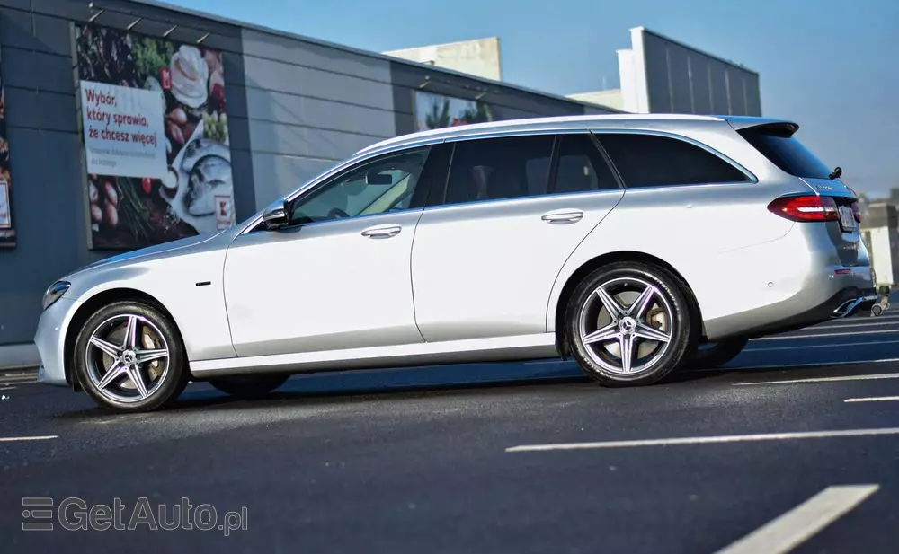 MERCEDES-BENZ Klasa E 300 de AMG