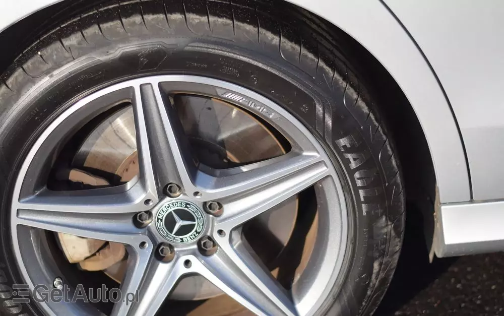 MERCEDES-BENZ Klasa E 300 de AMG