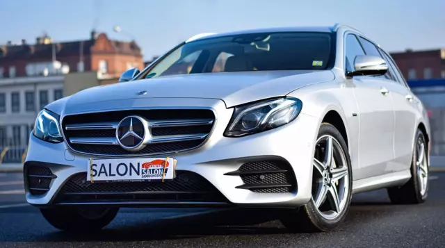 MERCEDES-BENZ Klasa E 300 de AMG