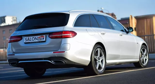 MERCEDES-BENZ Klasa E 300 de AMG