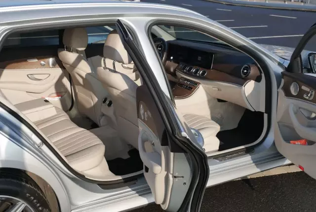 MERCEDES-BENZ Klasa E 300 de AMG