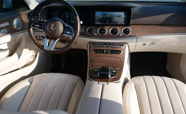 MERCEDES-BENZ Klasa E 300 de AMG