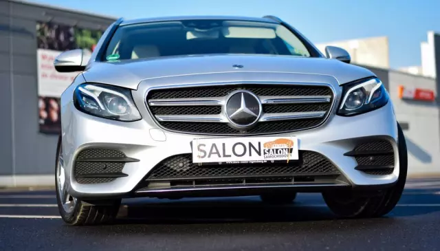 MERCEDES-BENZ Klasa E 300 de AMG