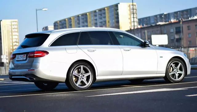 MERCEDES-BENZ Klasa E 300 de AMG