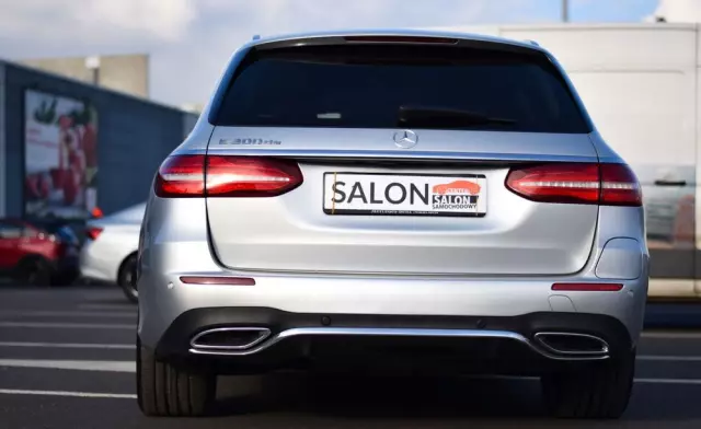 MERCEDES-BENZ Klasa E 300 de AMG