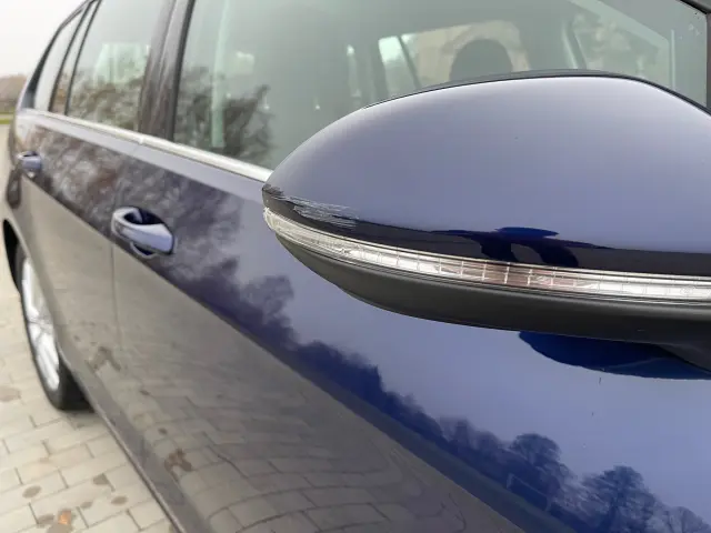 VOLKSWAGEN Golf Highline