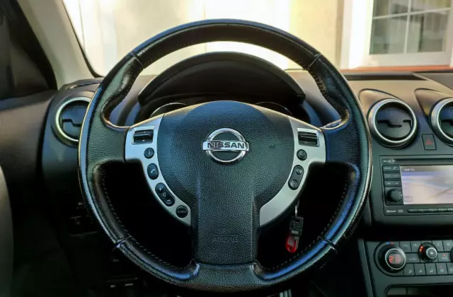 NISSAN Qashqai 1.6 I-Way