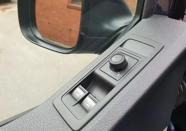VOLKSWAGEN Transporter L1H1
