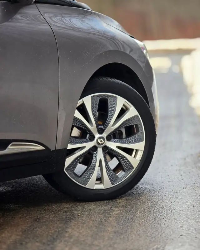 RENAULT Grand Scenic 