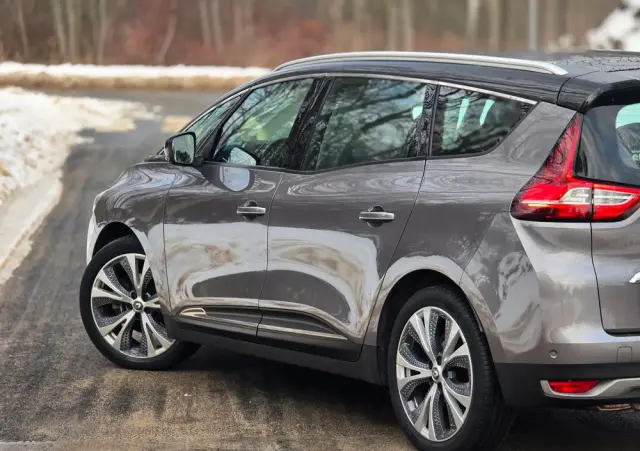 RENAULT Grand Scenic 