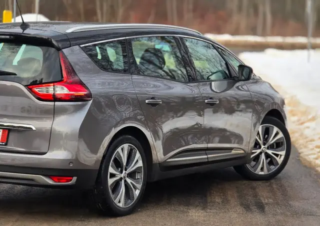 RENAULT Grand Scenic 