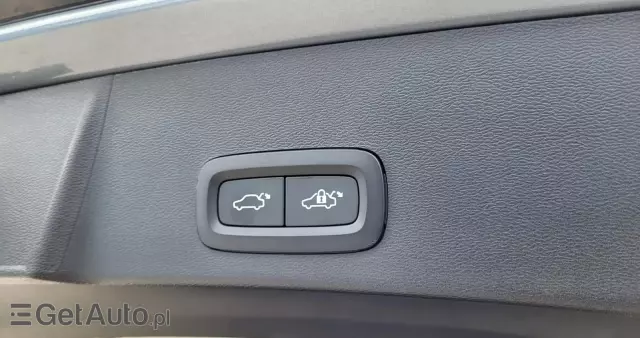 VOLVO XC 40 T4 Recharge DKG Core