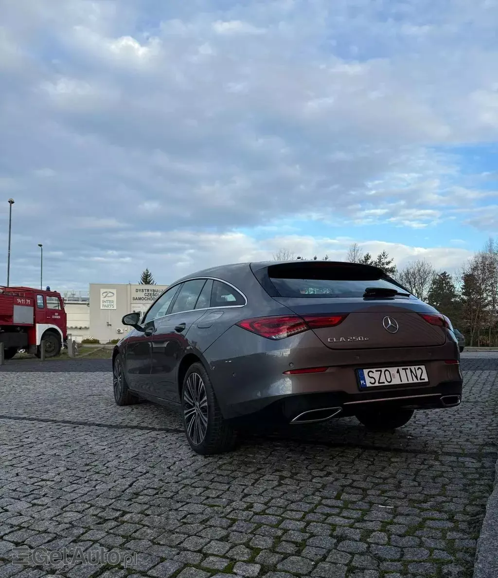 MERCEDES-BENZ CLA 