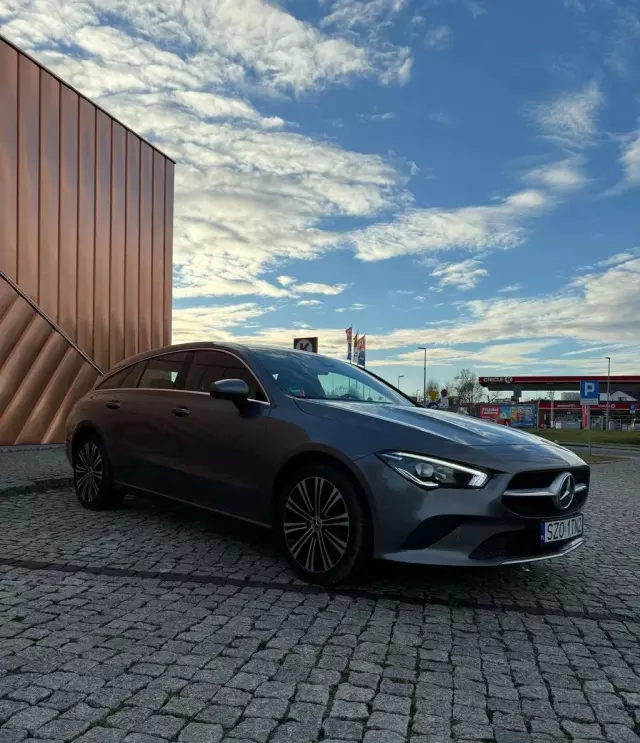 MERCEDES-BENZ CLA 