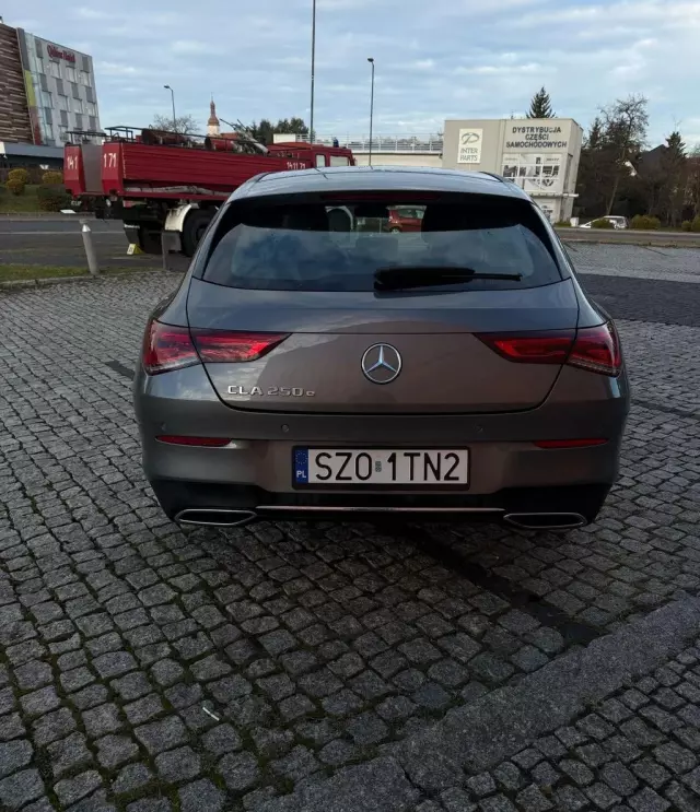 MERCEDES-BENZ CLA 