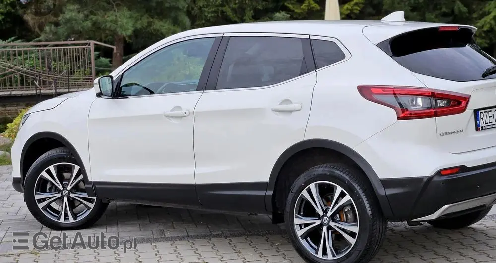 NISSAN Qashqai 1.6 DIG-T Tekna