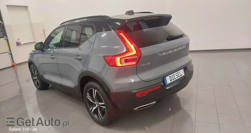 VOLVO XC 40 D3 R-Design