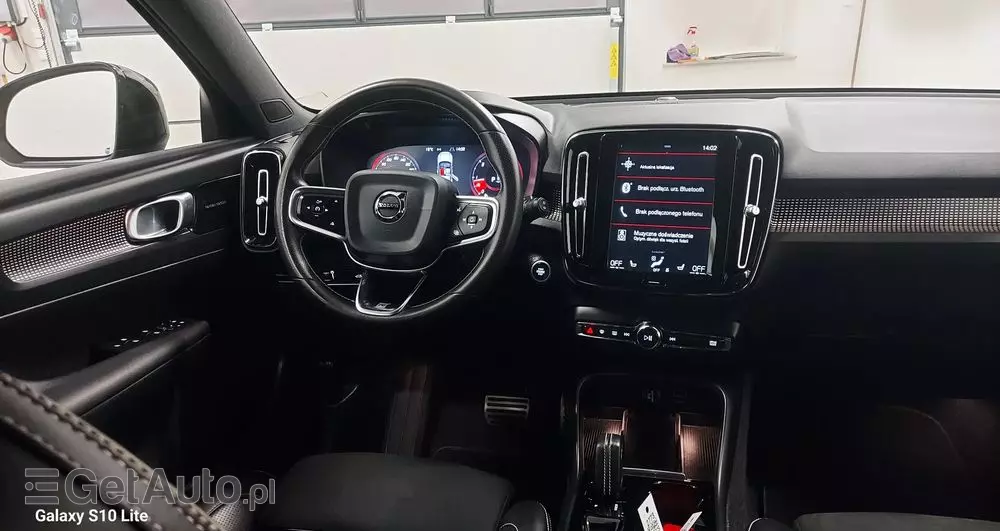 VOLVO XC 40 D3 R-Design