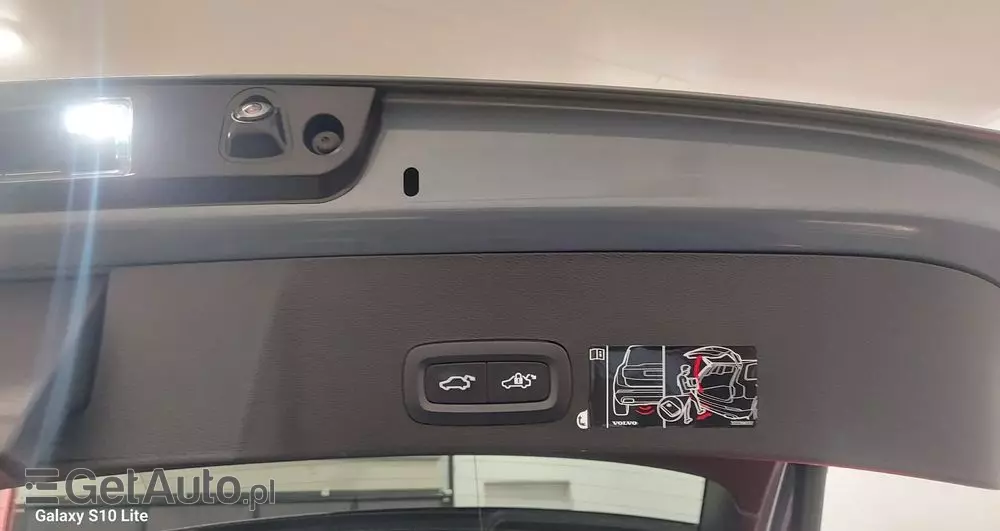 VOLVO XC 40 D3 R-Design