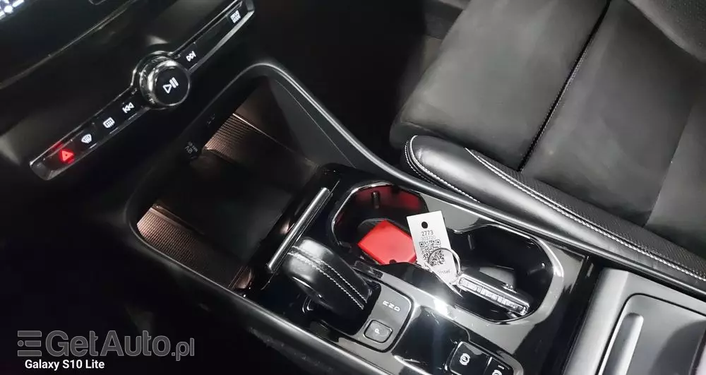 VOLVO XC 40 D3 R-Design