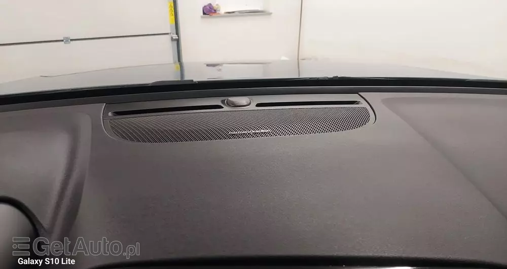 VOLVO XC 40 D3 R-Design