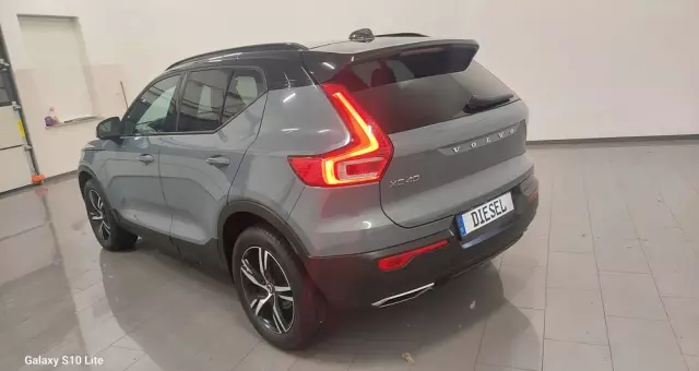 VOLVO XC 40 D3 R-Design