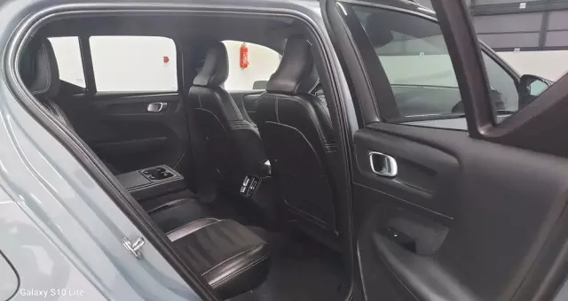 VOLVO XC 40 D3 R-Design