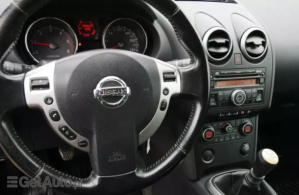 NISSAN Qashqai 