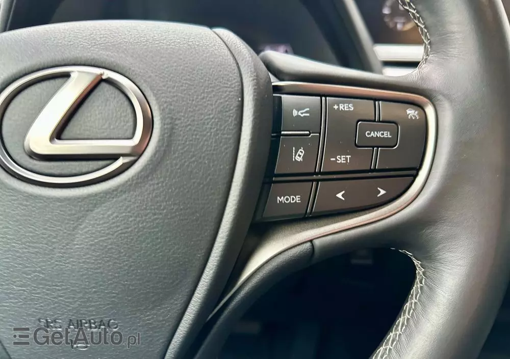 LEXUS UX 250h Business Edition