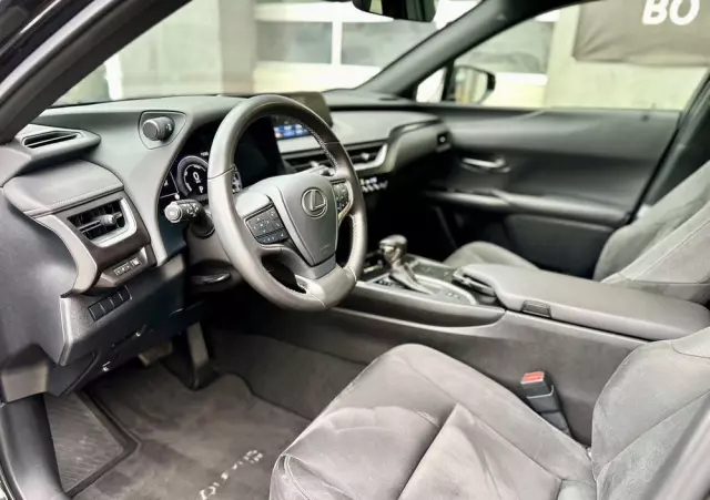 LEXUS UX 250h Business Edition