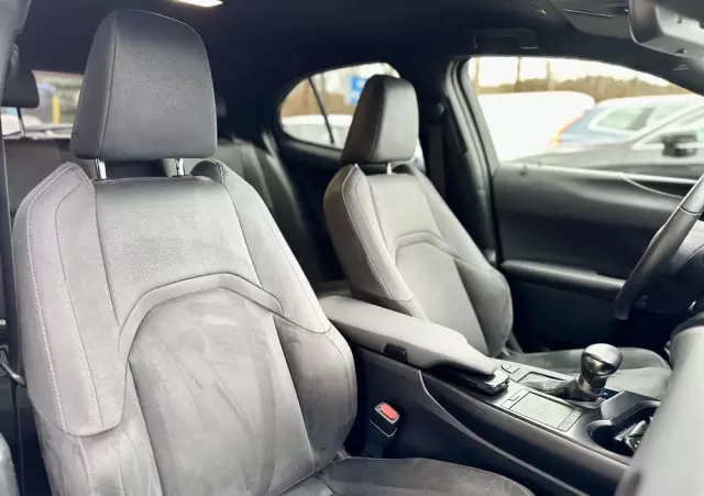 LEXUS UX 250h Business Edition