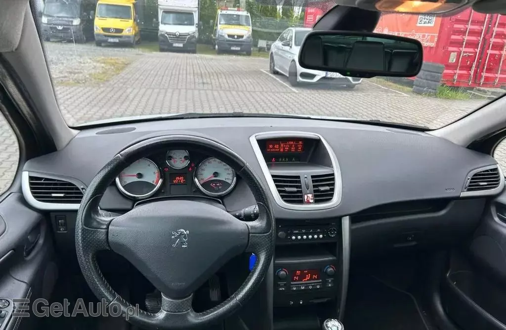 PEUGEOT 207 